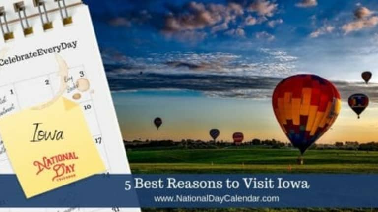 5 Reasons to Visit Dyersville, Iowa - Baseball & Apple PIe